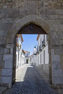Images Dated 23rd September 2015: Europe, Portugal, Alentejo, Serpa, the castellated Moorish gates to the medieval town