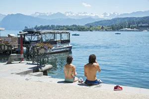 Images Dated 14th September 2016: Europe, Switzerland, Lucerne, couple on the lakefront