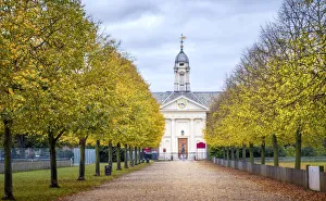 Images Dated 3rd November 2020: Europe, UK, England, London, Kensington and Chelsea, Burton Court park