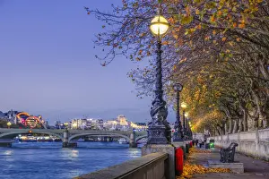 Europe, UK, England, London, Westminster / Lambeth, Autumn view along the southbank of