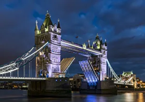 Europe, United Kingdom, England, London, Tower Bridge