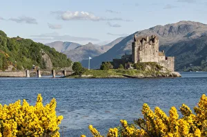 Images Dated 3rd December 2013: Europe, United Kingdom, Scotland, Eilean Donan Castle