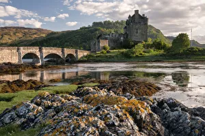 Images Dated 3rd December 2013: Europe, United Kingdom, Scotland, Eilean Donan Castle