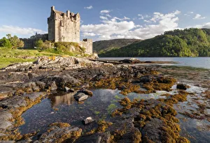 Images Dated 3rd December 2013: Europe, United Kingdom, Scotland, Eilean Donan Castle