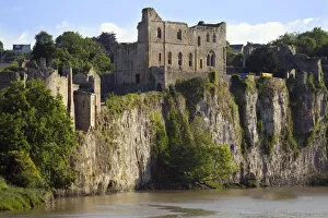 Images Dated 19th June 2014: Europe, United Kingdom, Wales, Chepstow, Monmouthshire, the oldest stone castle in