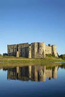 Images Dated 25th September 2020: Europe, United Kingdom, Wales, Pembrokeshire, Carew Castle