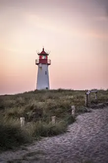 Elbow Prints: Evening mood at the List-West lighthouse on the Ellenbogen Peninsula, Sylt