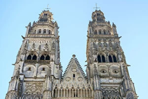 Indre Et Loire Collection: Front facade and bellowers of Cathedrale Saint-Gatien cathedral, Tours