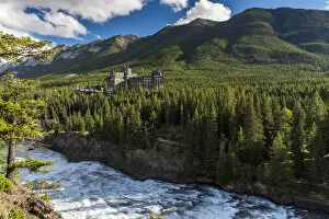 Images Dated 17th August 2016: Fairmont Banff Springs Hotel, Banff, Alberta, Canada