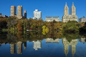 Images Dated 4th November 2015: Fall foliage at Central Park with Upper West Side behind, Manhattan, New York, USA