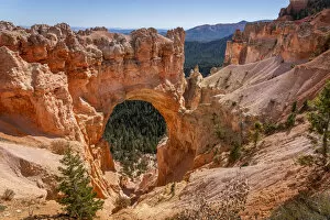 Images Dated 7th January 2020: Famous Natural bridge on sunny day, Bryce Canyon National Park, Utah, USA