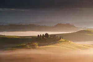 Rolling Hills Prints: Farmhouse at sunrise, Val d'Orcia, Tuscany, Italy