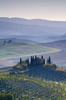 Images Dated 22nd December 2008: Farmhouse, Val d Orcia, Tuscany, Italy
