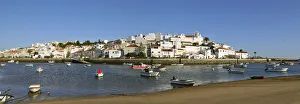 Ferragudo, a little fishing village, Algarve, Portugal