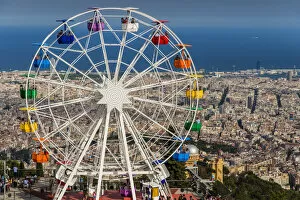 Images Dated 19th June 2014: Ferry wheel at Tibidabo amusement park, Barcelona, Catalonia, Spain