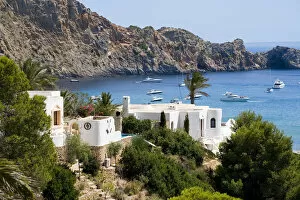 Images Dated 1st May 2009: Finca, Cala of the Jondal, Ibiza, the Balearic Islands, Spain