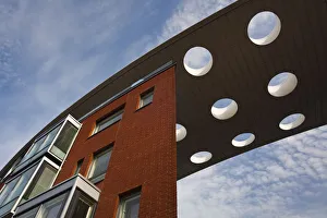 Images Dated 7th September 2010: Finland, Helsinki, Katajanokka Island, modern apartment building detail
