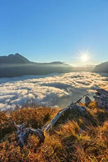 Images Dated 31st October 2022: First light on lake Como (ramo di Lecco) covered by the fog, Barni, Como province, Lombardy, Italy