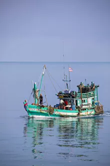 Images Dated 5th February 2018: Fishing boat, Ko Kut, nr. Ko Chang, Thailand