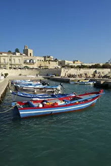 Images Dated 16th March 2015: Fishing harbour of Otranto, Salentine Peninsula, Apulia, Italy