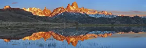 Fitzroy Range at sunrise - Argentina, Santa Cruz, Los Glaciares, El Chalten