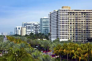 Images Dated 5th June 2015: Florida, North Miami Beach, Bal Harbour Village, Condominiums, Hotels