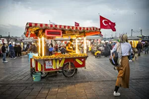 Images Dated 15th November 2019: Food vendor, Eminonu district, Istanbul, Turkey