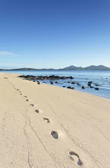Fiji Gallery: Footprints on beach, Nacula Island, Yasawa Islands, Fiji
