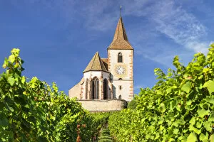 Images Dated 26th November 2021: Fortified church of Saint Jacques, Hunawihr, Alsace, Alsatian Wine Route, Haut-Rhin