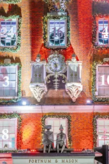 Images Dated 13th January 2022: Fortnum and Mason illuminations, Piccadilly, London, England, UK