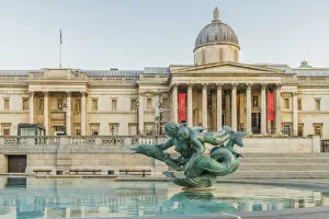 Images Dated 31st March 2020: Fountain outside the National Gallery, Trafalgar Square, London, England