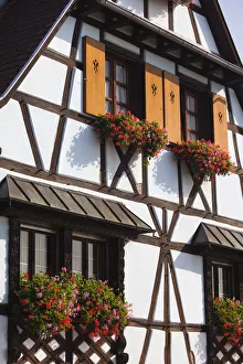 France, Bas-Rhin, Alsace Region, Alasatian Wine Route, Itterswiller, wine town buildings
