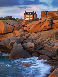 France, Brittany, Cote de Granit Rose (Pink Granite Coast), Cotes d Armor, Tregastel
