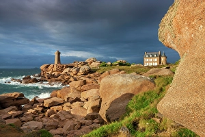 Cotes Darmor Prints: France, Brittany, Cotes d'Armor, Ploumanach lighthouse