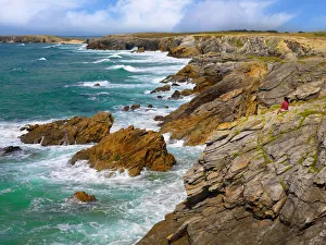 France, Brittany, Morbihan, Cote Sauvage, Quiberon Peninsula, Port Goulom, waves crashing