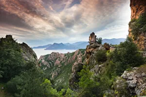 Images Dated 21st November 2012: France, Corsica, Corse-du-Sud Department, Calanche Region, Porto, red rock landscape