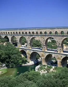 Images Dated 6th November 2008: France, Languedoc-Roussillon, Pont du Gard