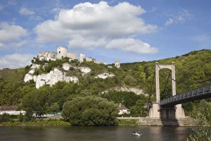 Images Dated 30th June 2011: France, Normandy, Les Andelys, Gaillard Castle and River Seine