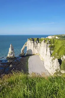 France, Normandy (Normandie), Seine-Maritime department, Etretat. White chalk cliffs