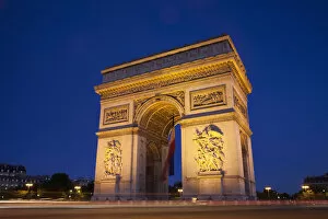 Images Dated 19th August 2010: France, Paris, Arc de Triomphe