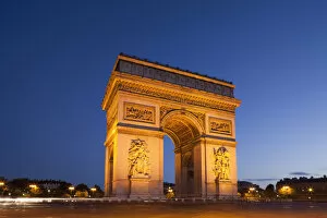 Images Dated 19th August 2010: France, Paris, Arc de Triomphe