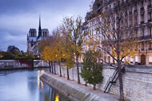 City View Collection: France, Paris, Cathedral Notre Dame cathedral and Ile St-Louis, dawn