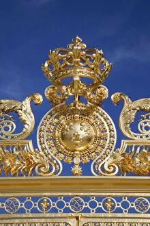 Images Dated 19th August 2010: France, Paris, Versailles, Palace de Versailles, Detail of Royal Crown on Main Gateway