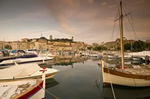 Images Dated 15th September 2008: France, Provence-Alpes-Cote d Azur, Cannes, Old Town Le Suquet, Vieux Port (Old