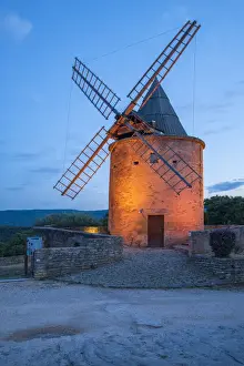France; Provence; Provence-Alpes-Cote d Azur; Vaucluse; Villars; moulin
