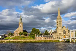 Free Church of Scotland, Old High Church and Greig Street Bridge on the river Ness