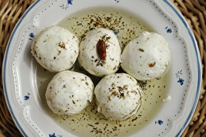 Images Dated 15th August 2011: Fresh goat cheese. Coruche, Portugal