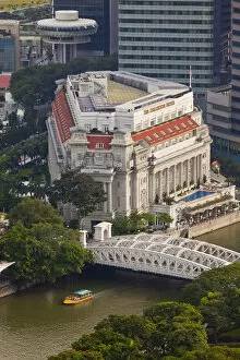 Images Dated 9th March 2011: Fullerton Hotel, Singapore River, Singapore