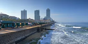 South Asian Collection: Galle Face Green and Galle Face Beach, Colombo, Sri Lanka
