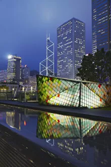 Images Dated 5th July 2010: Garden rooftop of IFC 2 with Bank of China and Jardine House in background, Central